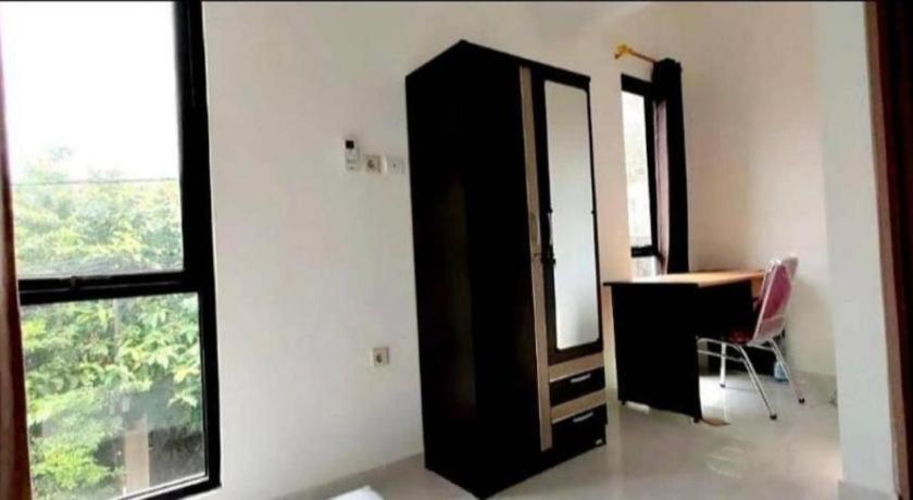 Oyo 94143 Mahagoni House Syariah Hotel Bogor Bagian luar foto