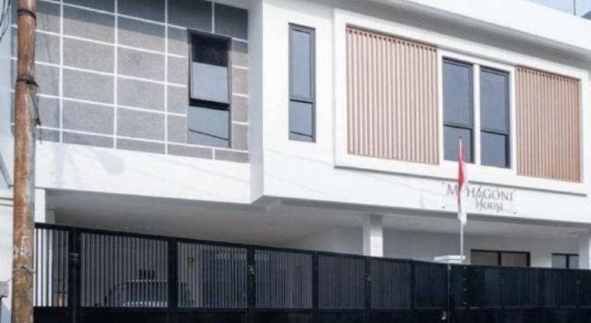Oyo 94143 Mahagoni House Syariah Hotel Bogor Bagian luar foto