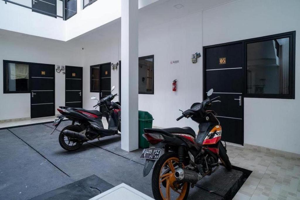 Oyo 94143 Mahagoni House Syariah Hotel Bogor Bagian luar foto